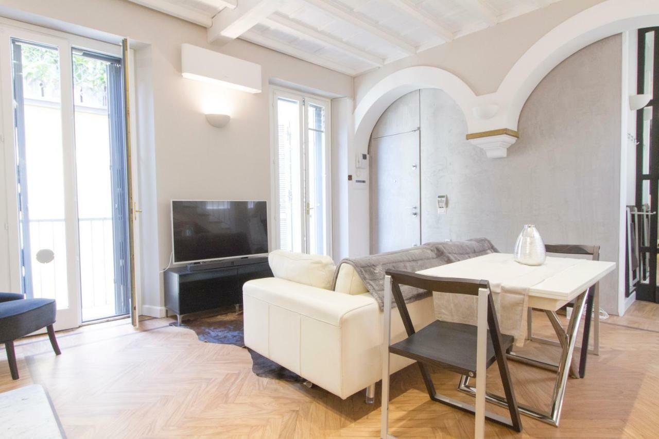 Elegante E Completamente Arredato Apt In Duomo Milánó Kültér fotó
