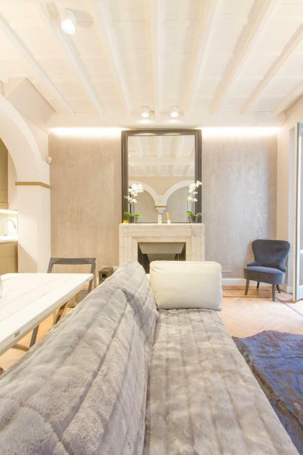 Elegante E Completamente Arredato Apt In Duomo Milánó Kültér fotó