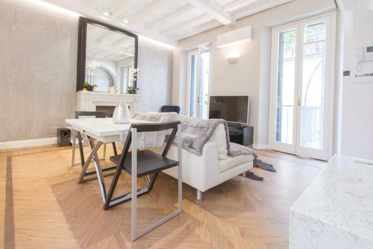 Elegante E Completamente Arredato Apt In Duomo Milánó Kültér fotó