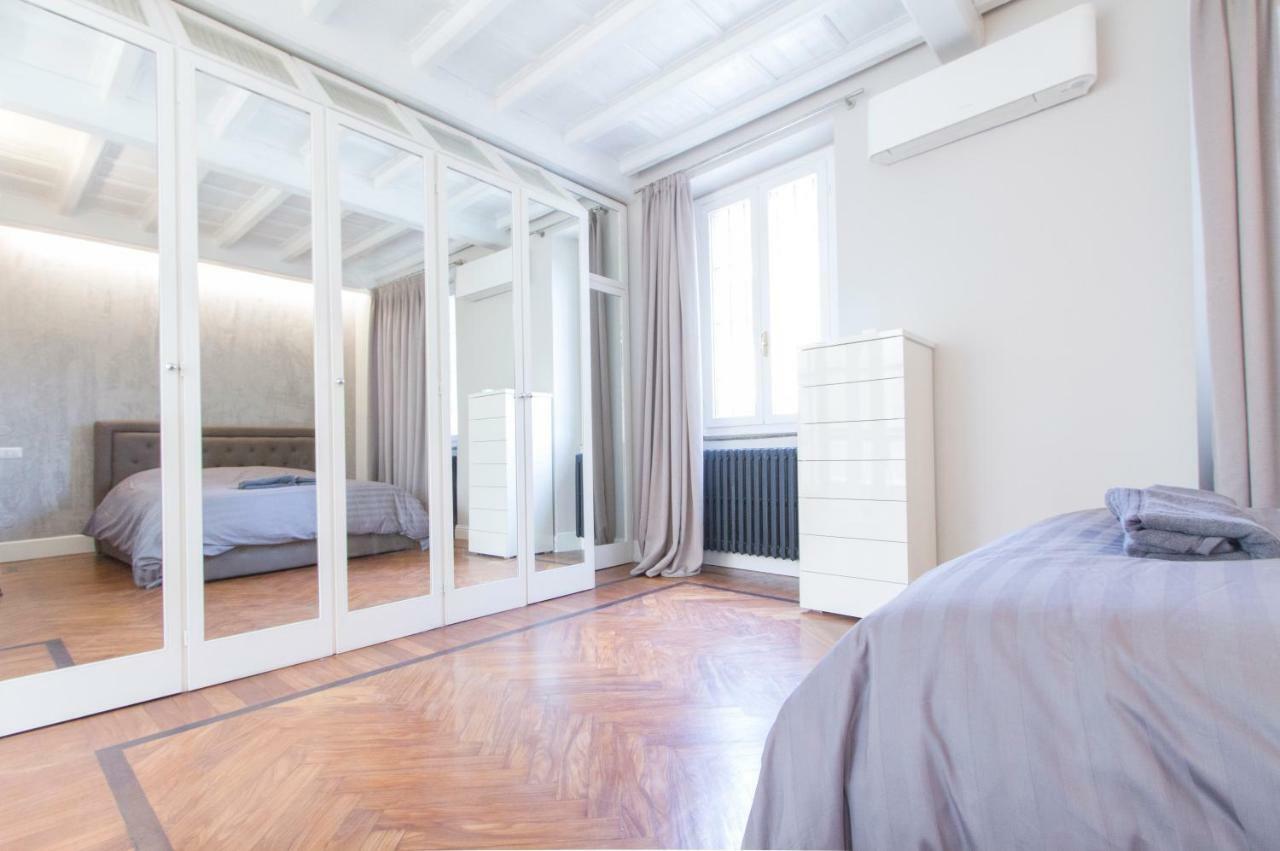 Elegante E Completamente Arredato Apt In Duomo Milánó Kültér fotó